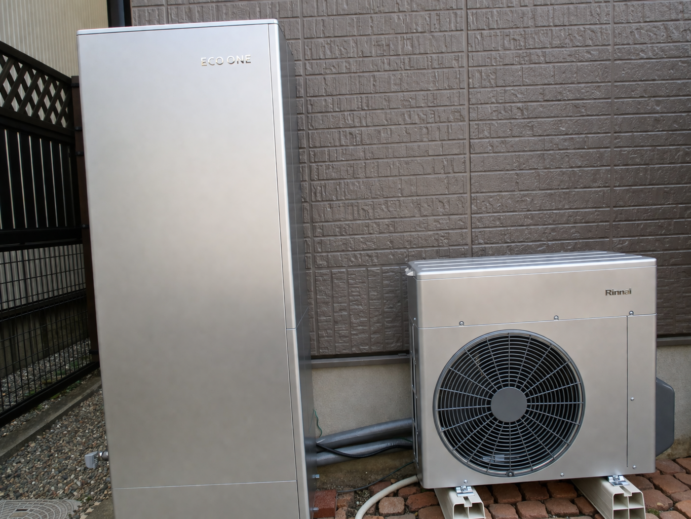 施工後 ハイブリット給湯器 小牧市