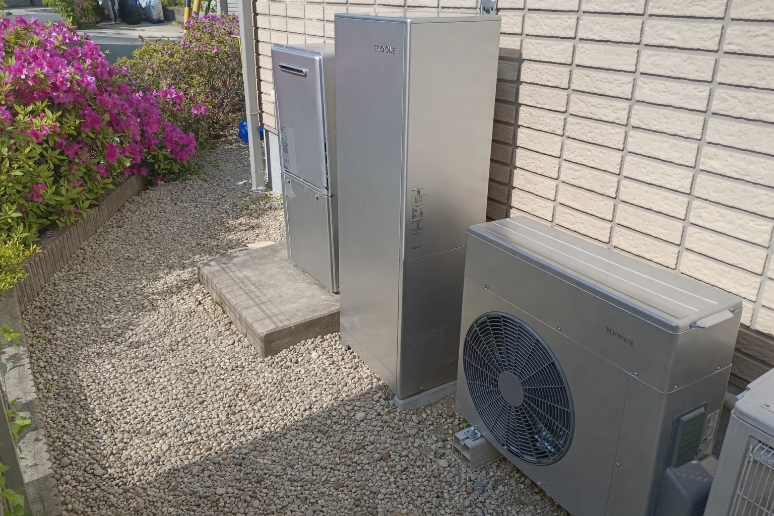 施工後 ハイブリット給湯器 小牧市